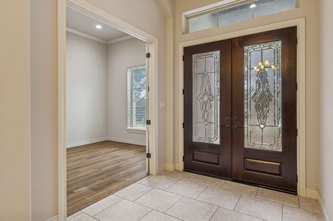 Building Photo - 944 Wilderness Oaks