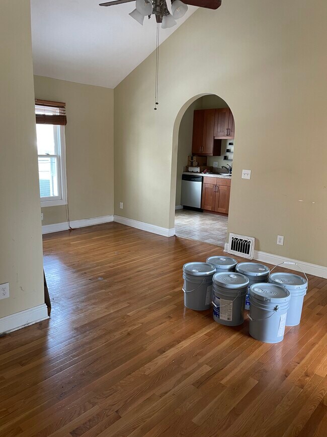 Foto del edificio - 1103 E 3rd Ave