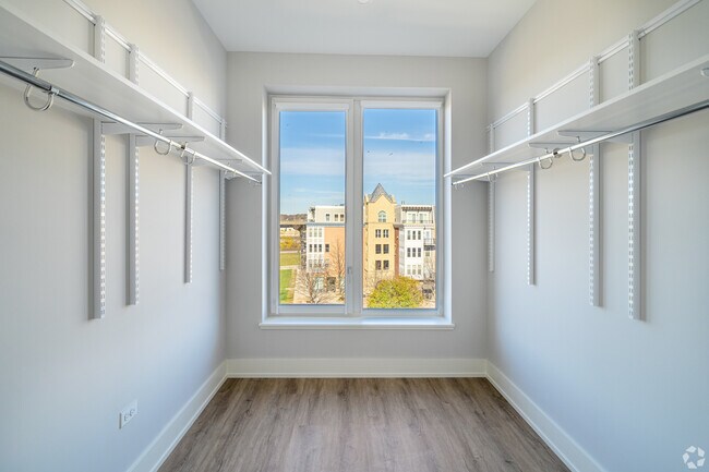 Building Photo - Marbella of Lemont