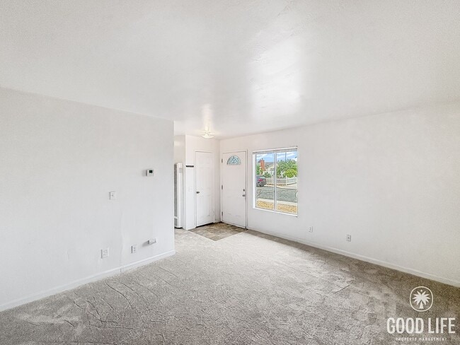 Foto del edificio - Spacious 3B/2BA House in Mira Mesa with W/...