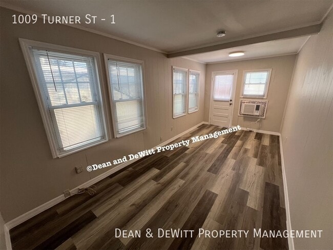 Building Photo - 1009 Turner St