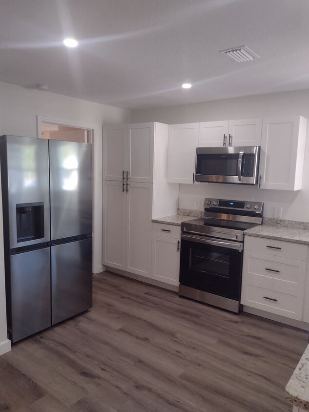 Primary Photo - 3 br, 2 bath House - 1316 MELROSE AVE S