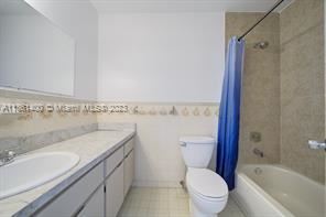 Foto del edificio - 3 br, 2.5 bath House - 8825 Harding Ave # 2