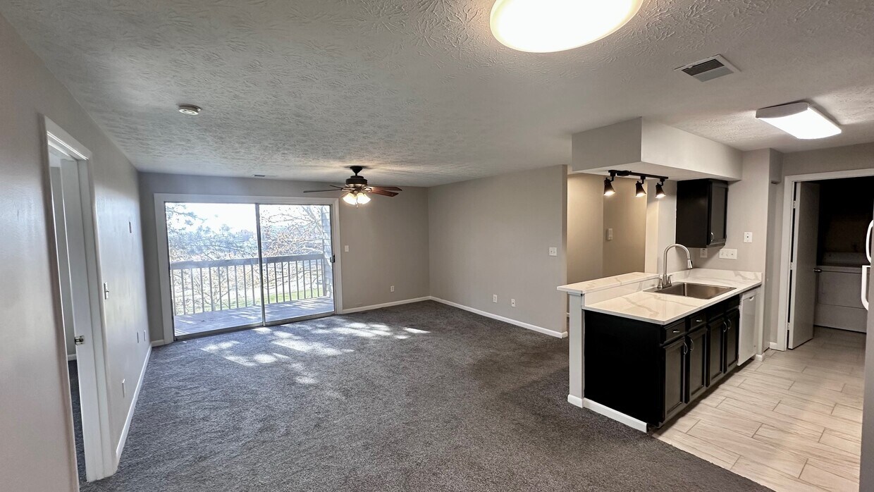 Foto principal - 8919 Eagleview Dr