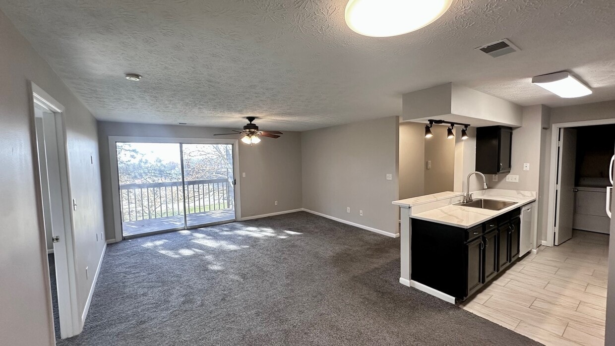 Primary Photo - 8919 Eagleview Dr