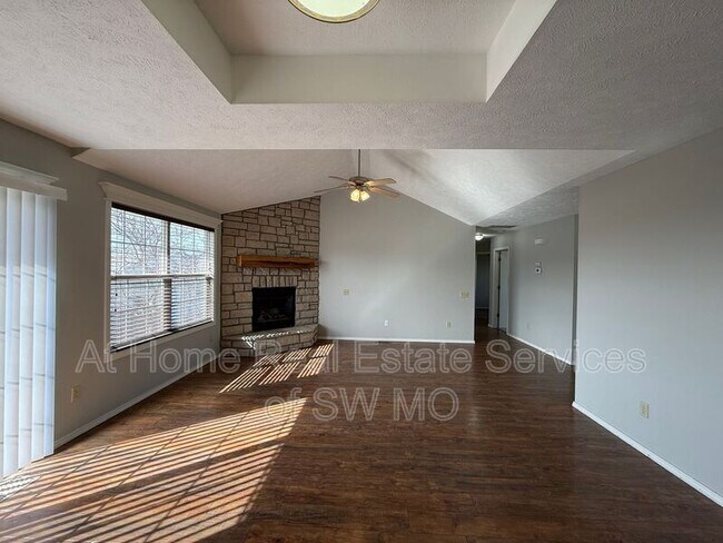 Building Photo - 3419 S Farm Rd 129