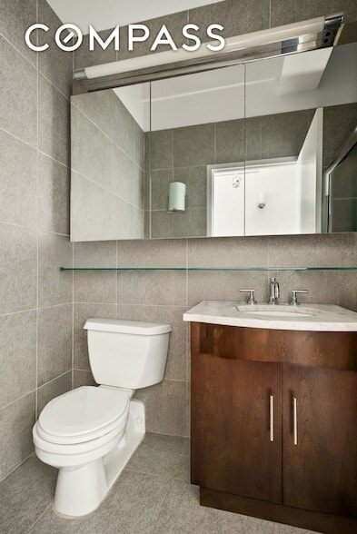 Building Photo - 80 John St