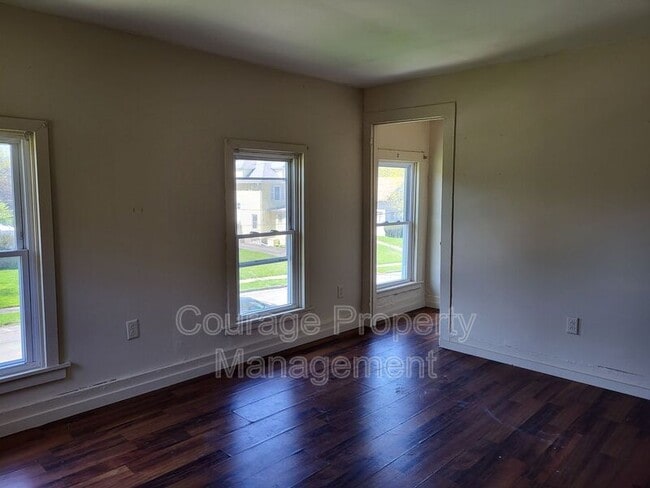 Building Photo - 307 West Ave