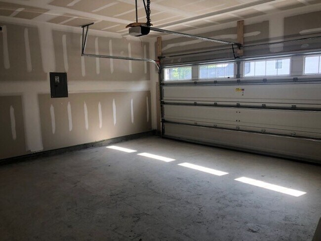 Building Photo - 112 Orvis Drive-Bev Roberts Rentals & Prop...