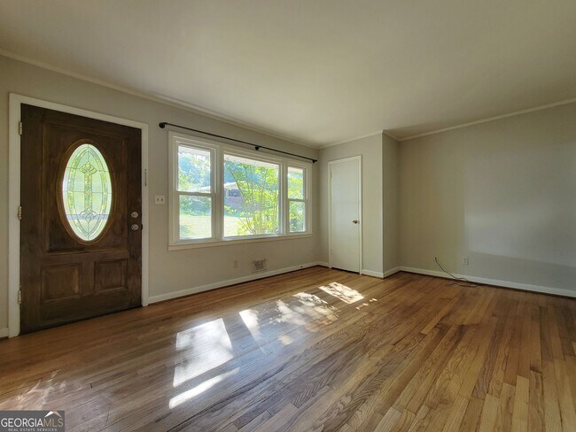 Foto del edificio - 432 Lakeview Dr SW