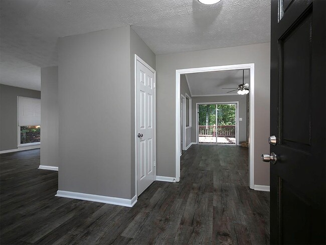 Building Photo - 581 Autumn Ln