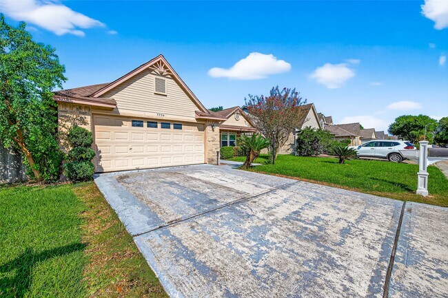 Foto del edificio - 3258 Meadway Dr