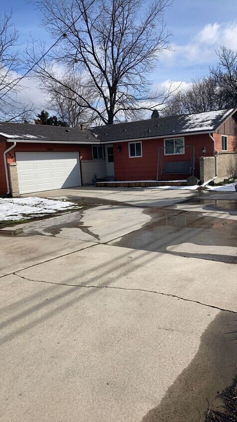 Primary Photo - Huge Home In The West Bench Neighborhood!
