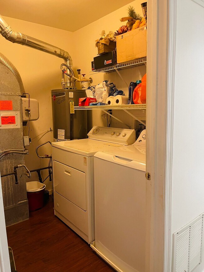 Building Photo - 2607 Stokes Rd