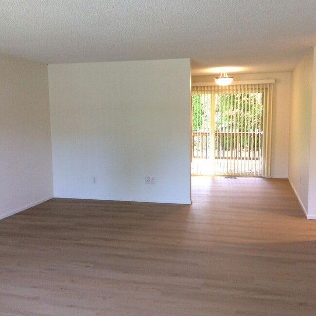 Building Photo - Kemper