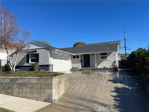 Building Photo - 2926 N Brighton St