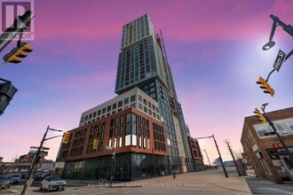 Building Photo - 39 Mary St