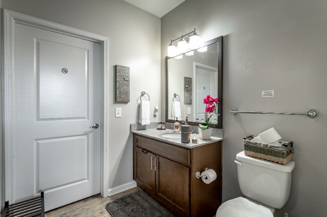 Foto del edificio - 8605 Tradewind Cir