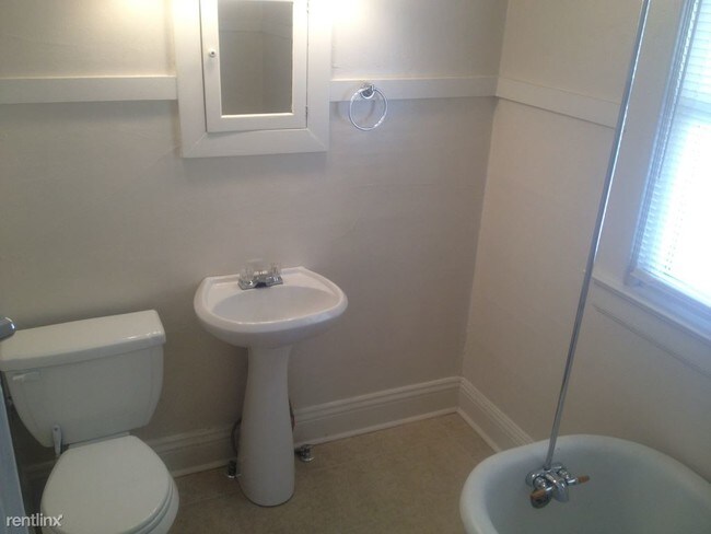 Foto del edificio - 504 Lincolnway W