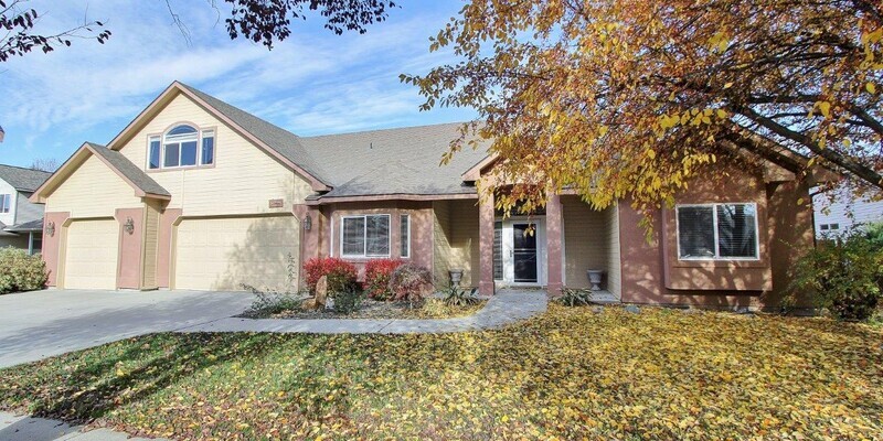 Primary Photo - 2944 E Mackay Dr