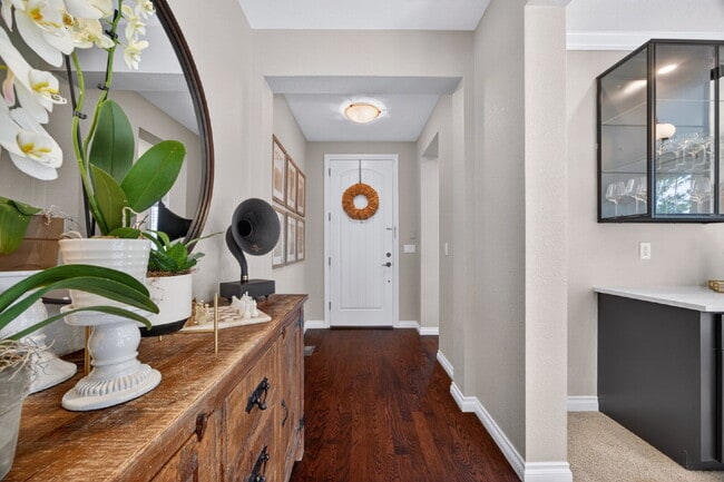 Foto del edificio - "Spacious 5-Bedroom Retreat on South Quantock Way - Perfectly Designed for Comfort and Style!"  A...