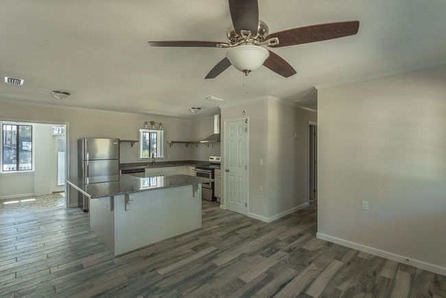 Foto del edificio - 109 Mashes Sands Rd
