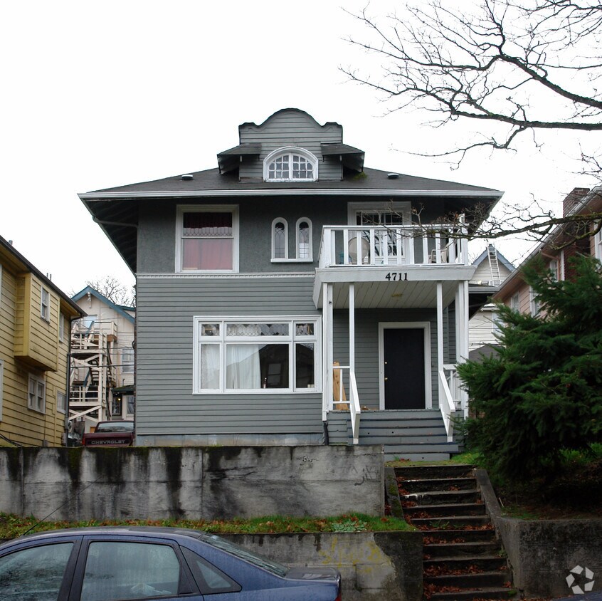 Foto del edificio - 4711 18th Ave NE