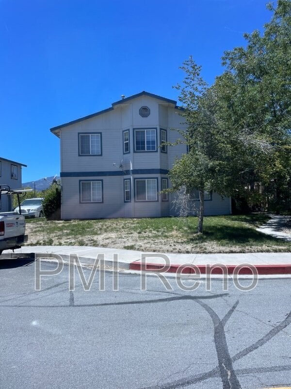 Building Photo - 1088 Latigo Dr