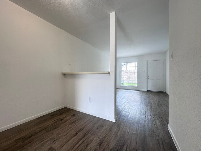 Building Photo - Timber Crossing Apartments