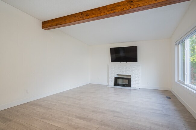 Building Photo - 2878-266B 266b St