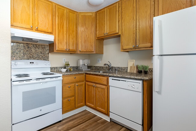 Foto del edificio - Dry Creek Apartments