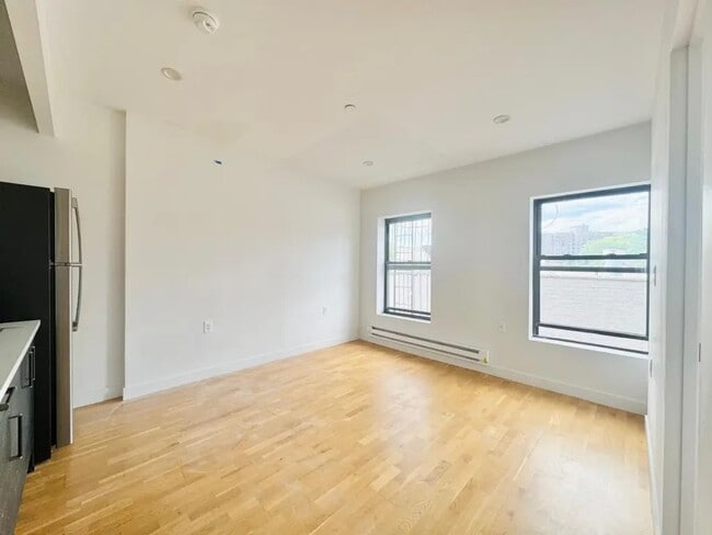 Furnished room/NOT APARTMENT - Furnished room/NOT APARTMENT