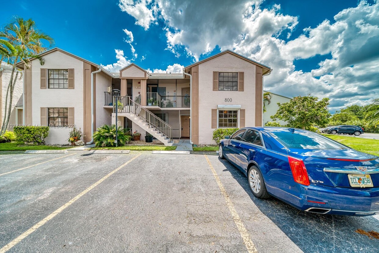 Primary Photo - 800 Independence Dr