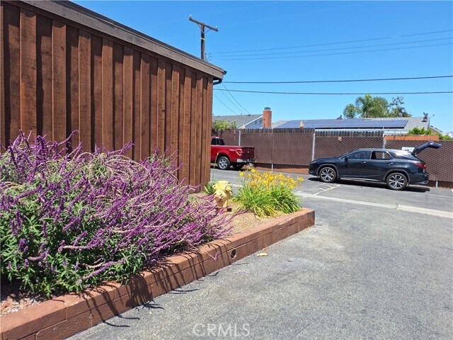 Building Photo - 2074 Mt Shasta Dr