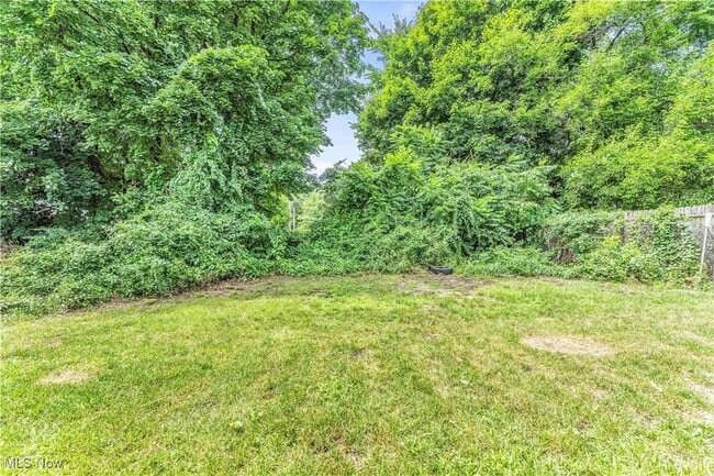 Building Photo - 1174 La Croix Ave