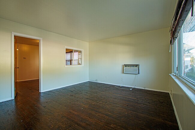 Foto del edificio - 8922 Avenue L