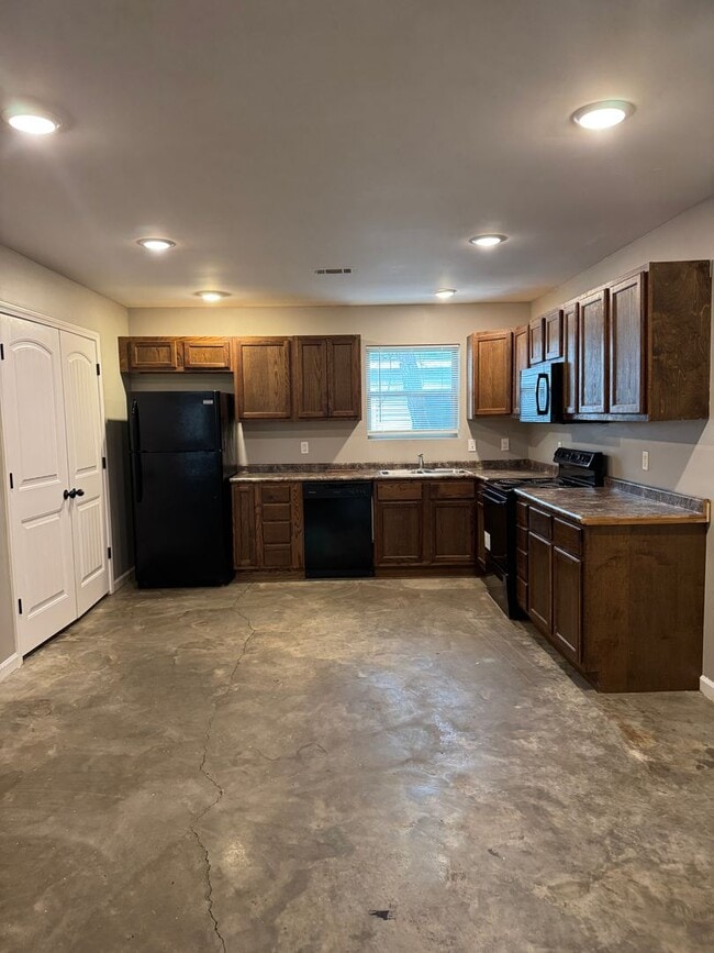 Foto del edificio - 3 bed / 2 bath duplex Available Now