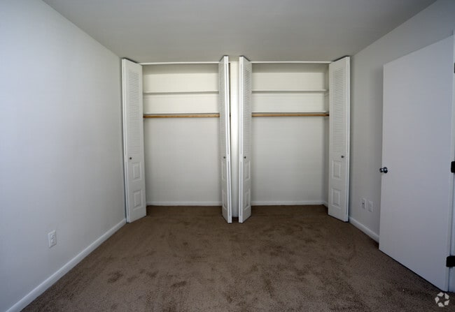 COMO: habitaciones - Riverview Apartments