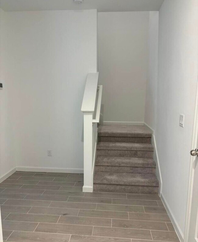 Foto del edificio - 272 Belfort Ct