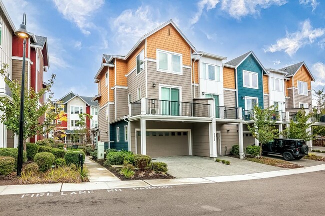 Building Photo - West Seattle Townhome - 3 bedrooms + den