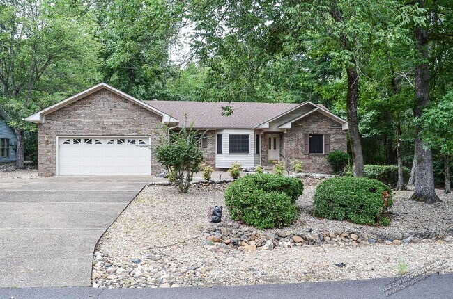Building Photo - Spacious 3-Bedroom Home for Long-Term Lease in Hot Springs Village