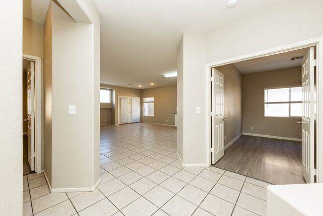 Building Photo - 6813 Tartarus St