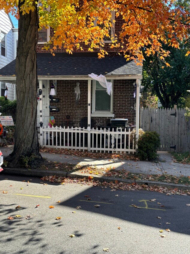 Home - 472 Spruce St