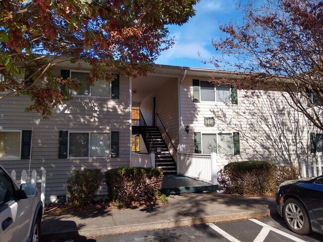 Foto del edificio - 1416 Foxhall Ln SE