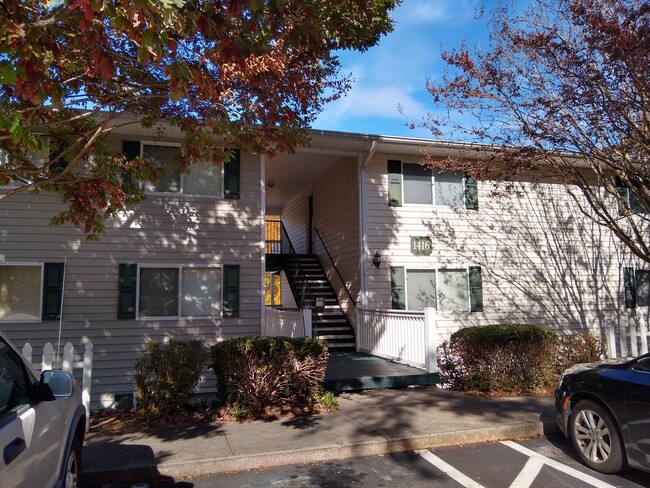 Building Photo - 1416 Foxhall Ln SE
