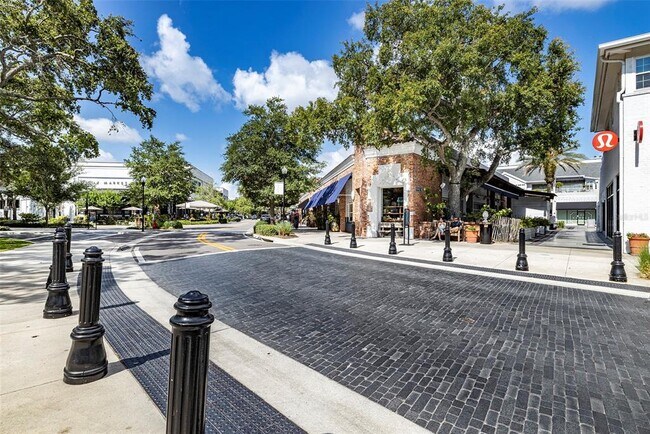 Building Photo - 770 S Village Cir