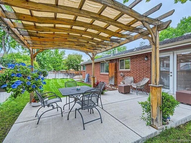 Foto del edificio - 645 S Glencoe St