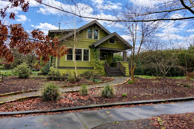 Building Photo - 7232 N Vincent Ave