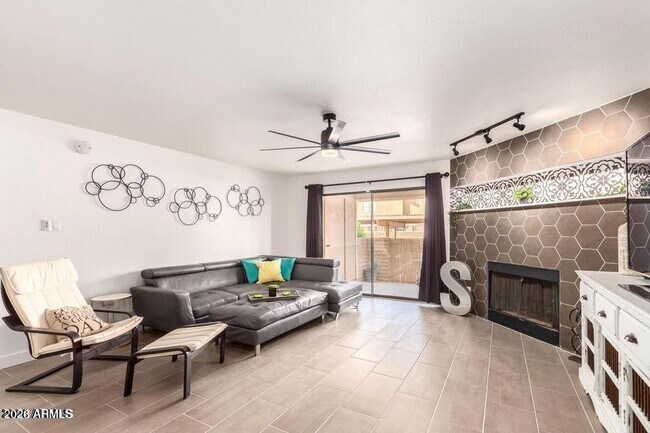 Foto del edificio - 7950 E Starlight Way