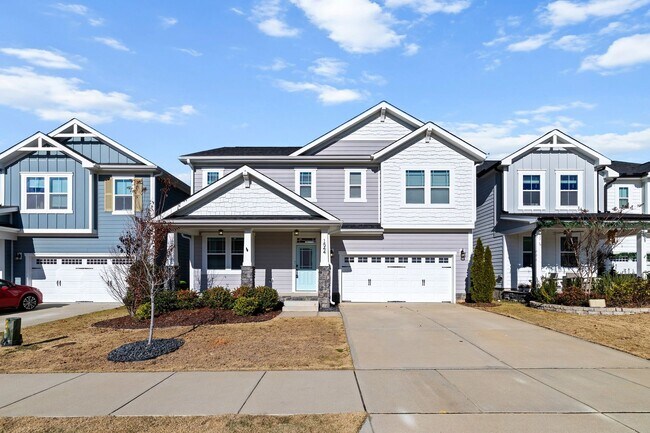 Foto del edificio - **Beautiful Wendell Home 3/2.5 W/ Fenced in Yard**